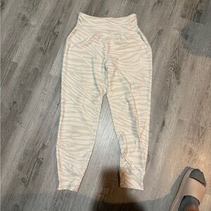 Old NavyZebra Print Joggers - Cream